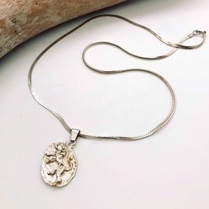Vintage Silver Zodiac Leo Lion medallion pendant necklace